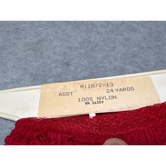 Vintage Red Lace Trim 4 yards long 1" wide Scalloped Edges Nylon Made In USA - Picture 4 of 5